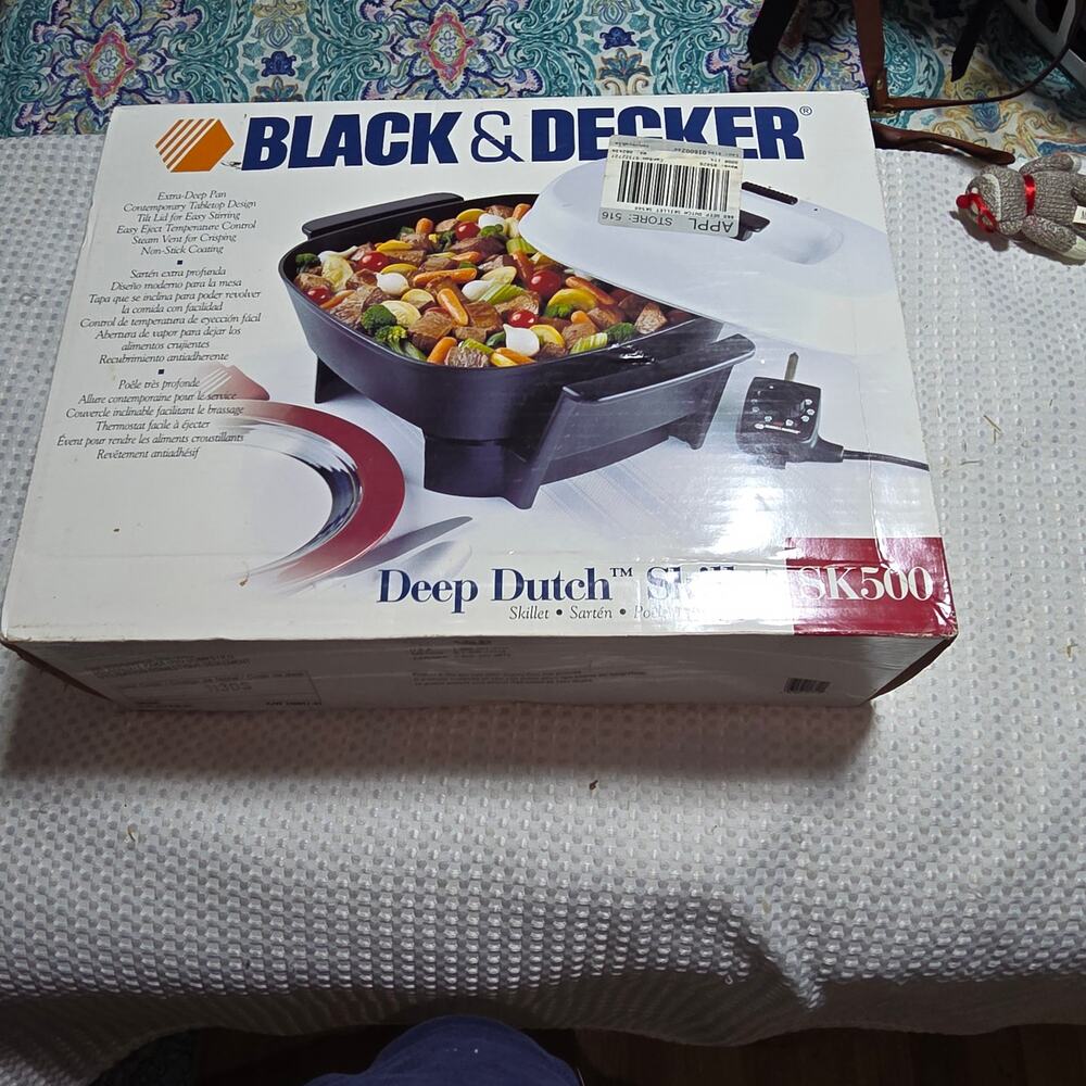 BLACK & DECKER SK500 DEEP DISH ELECTRIC SKILLET NEW
